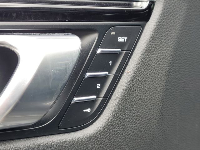 Used 2019 Porsche Macan AWD/4WD image 12