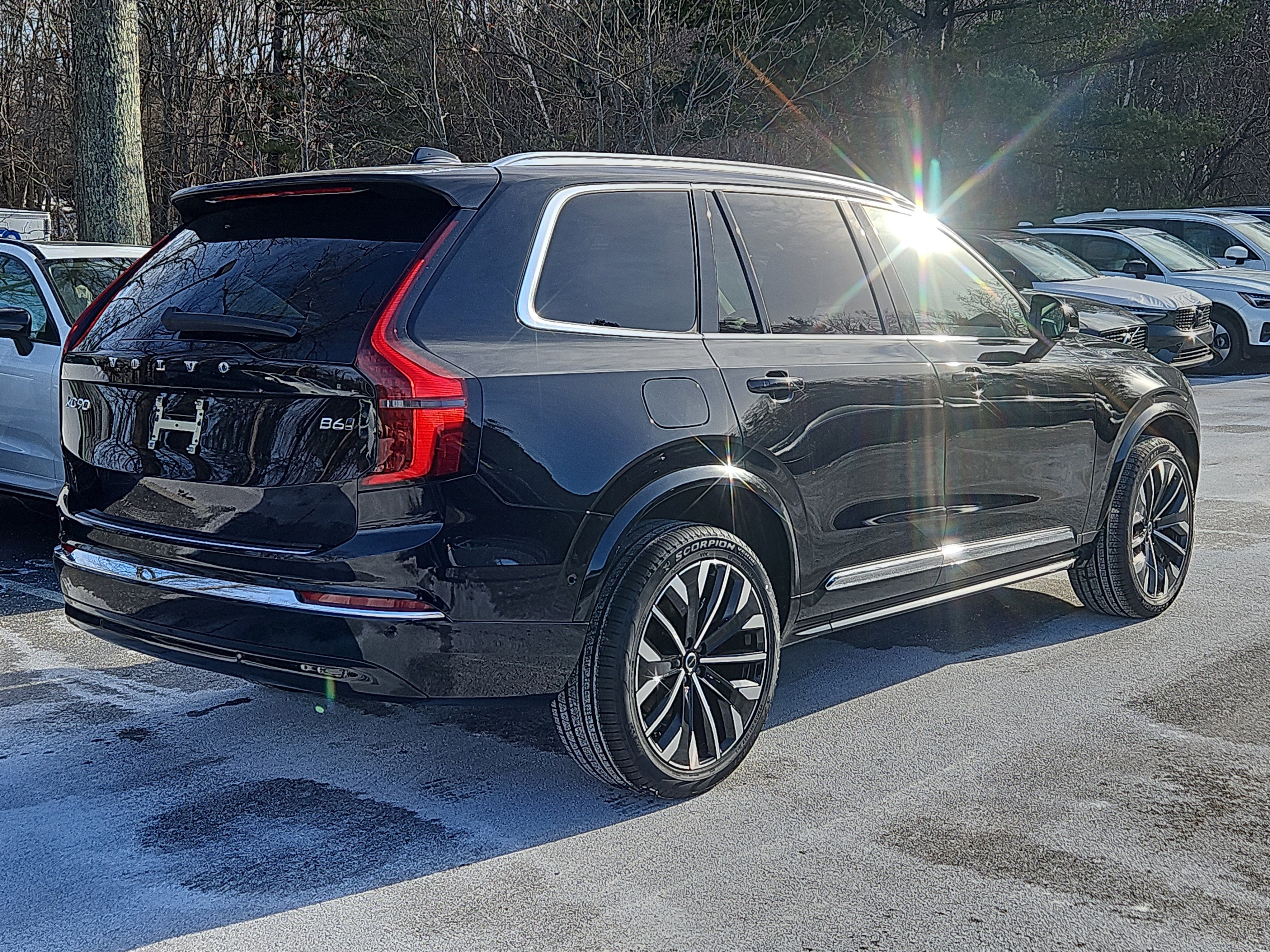 New 2026 Volvo XC90 B6 Plus w/ Protection Package Premier image 2