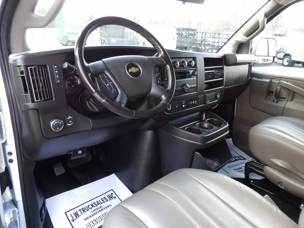 Used 2022 Chevrolet Express 2500 Extended w/ Driver Convenience Package image 16