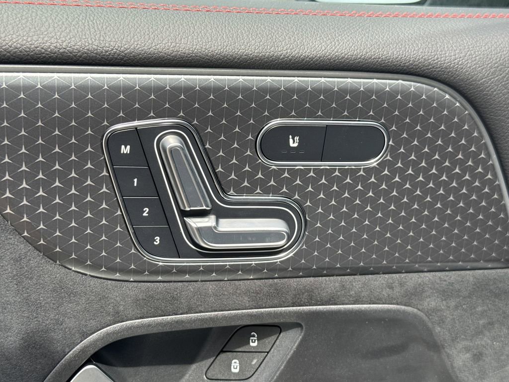 Certified 2025 Mercedes-Benz GLB 250 GLB 250 image 11