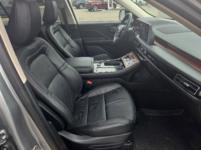 Certified 2024 Lincoln Aviator Reserve w/ Jet Package AWD/4WD image 28