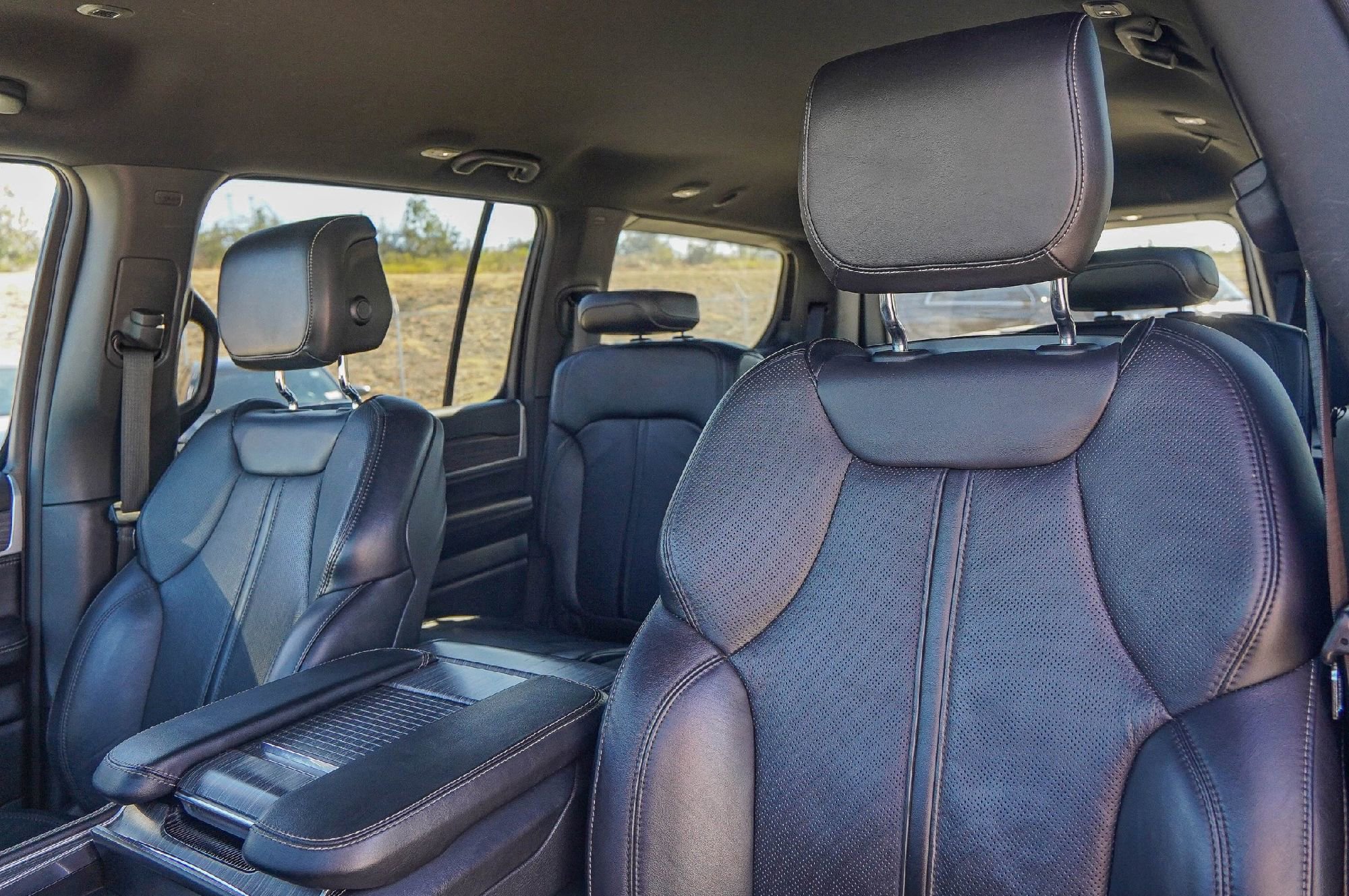 Used 2024 Jeep Wagoneer Series II w/ Flexible Seating Group image 10