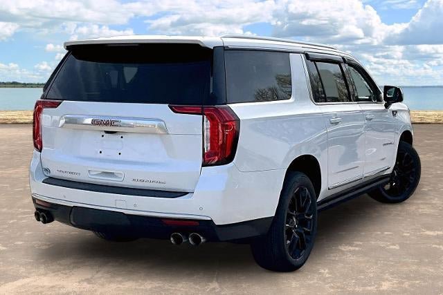 Used 2022 GMC Yukon XL Denali w/ Advanced Technology Package AWD/4WD image 5