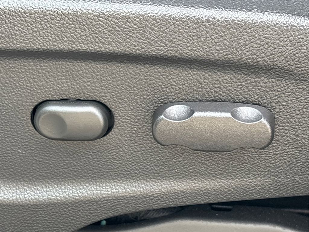 Used 2021 Chevrolet Trax LT w/ Sport Edition image 35