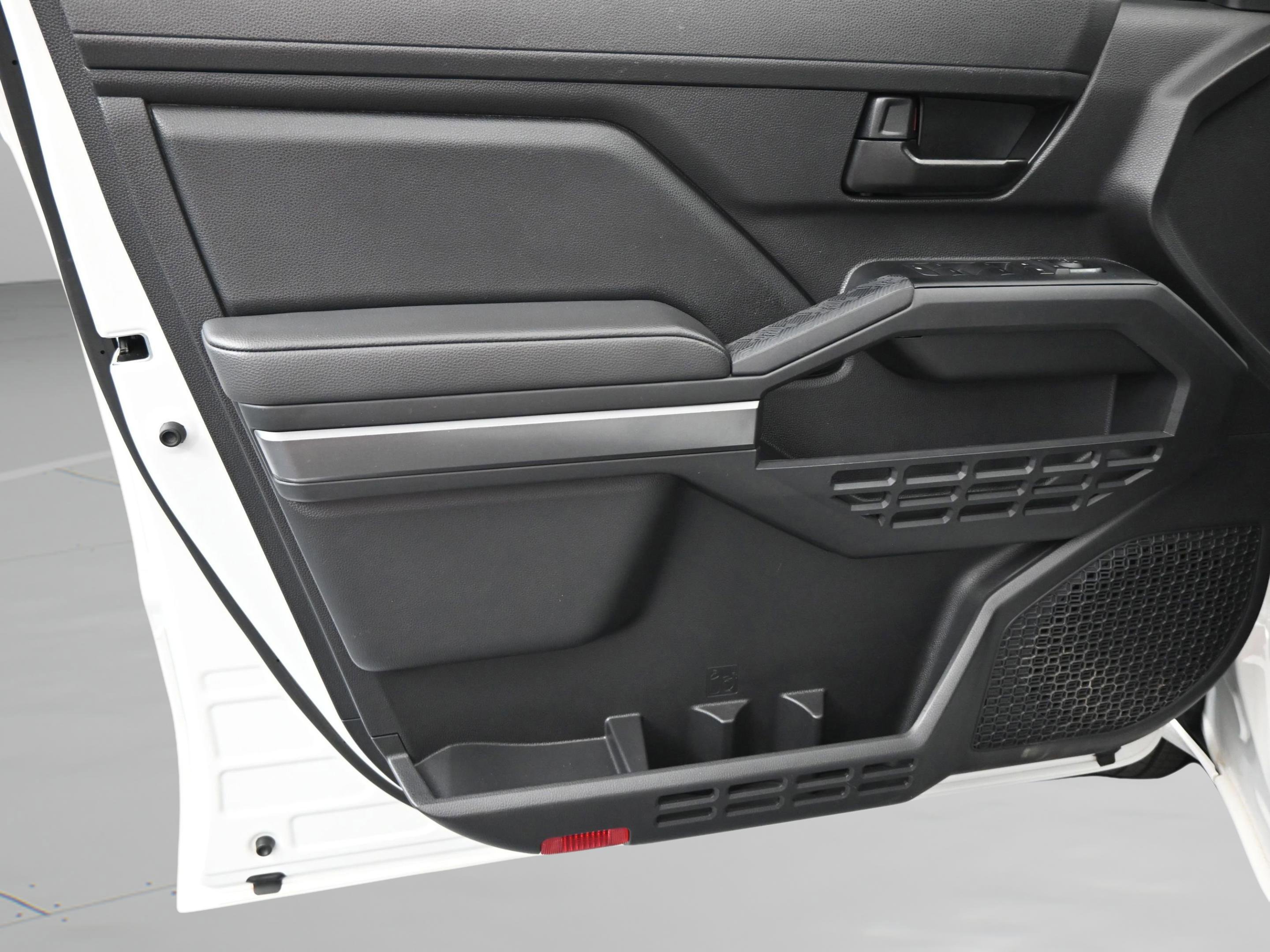 Used 2024 Toyota Tacoma SR5 image 31