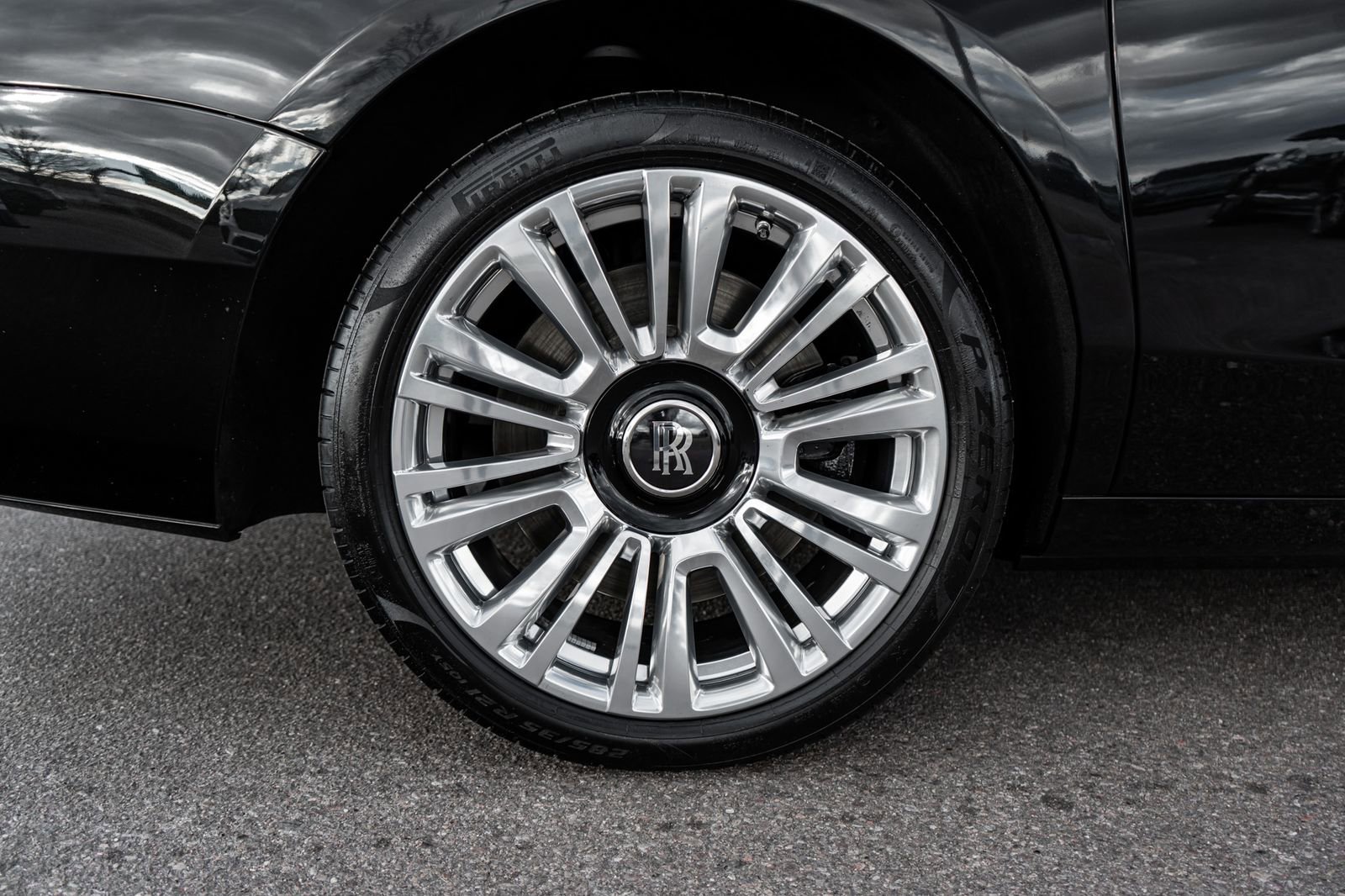 Used 2022 Rolls-Royce Ghost w/ Ghost Package image 15