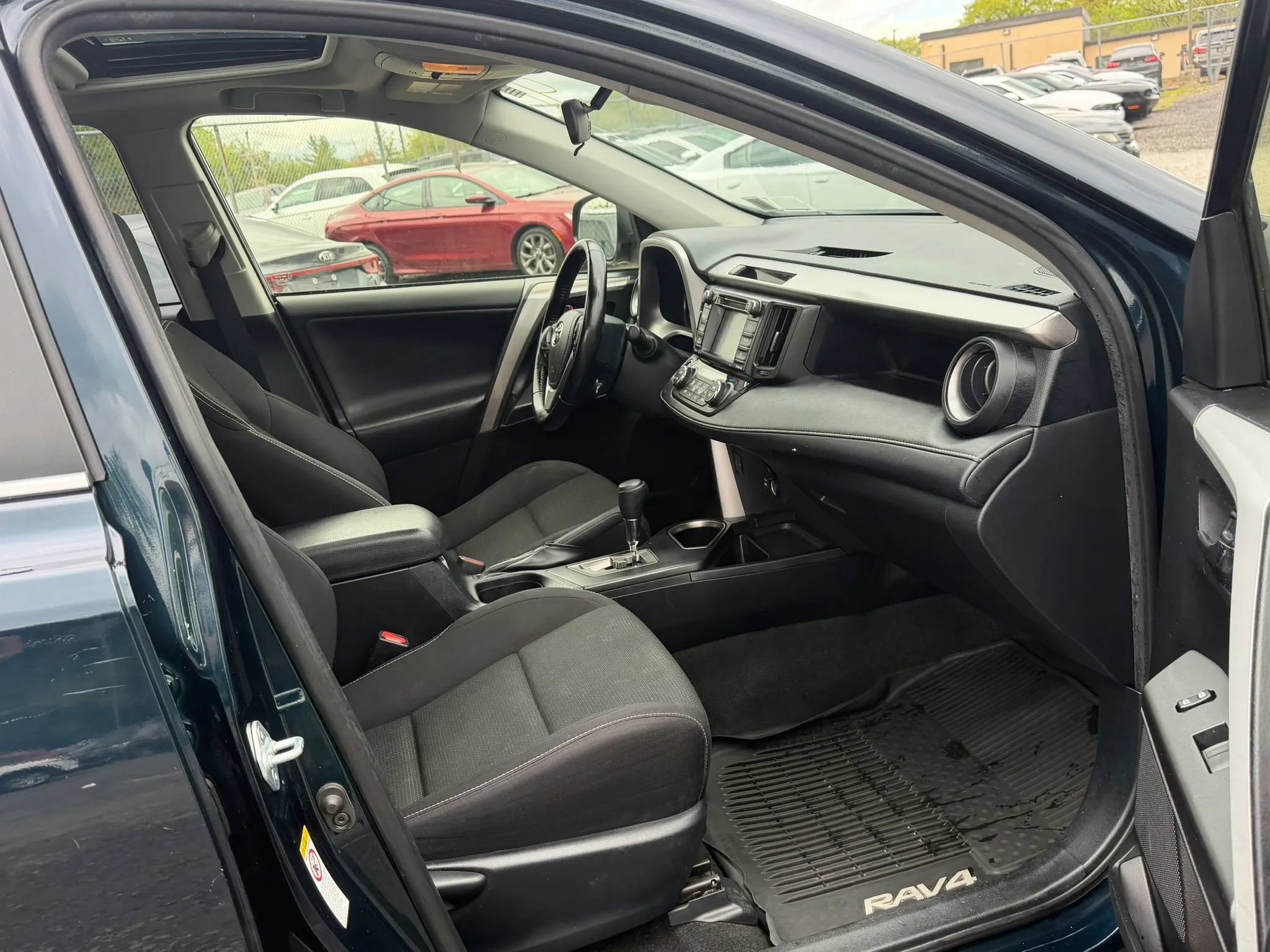 Used 2018 Toyota RAV4 XLE w/ Plus Extra Value Package AWD/4WD image 29