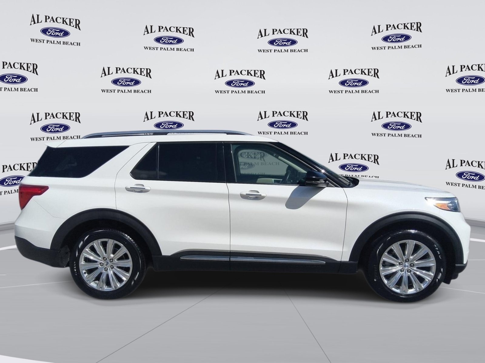 Certified 2023 Ford Explorer Limited w/ Limited Technology Package RWD image 8