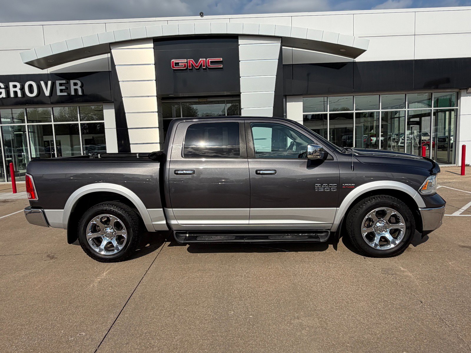 Used 2016 RAM 1500 Laramie w/ Convenience Group image 24