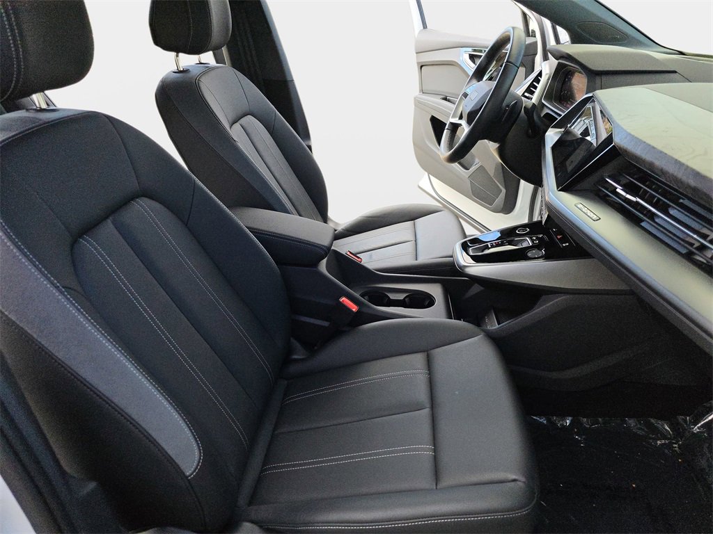 Used 2024 Audi Q4 e-tron Prestige image 12