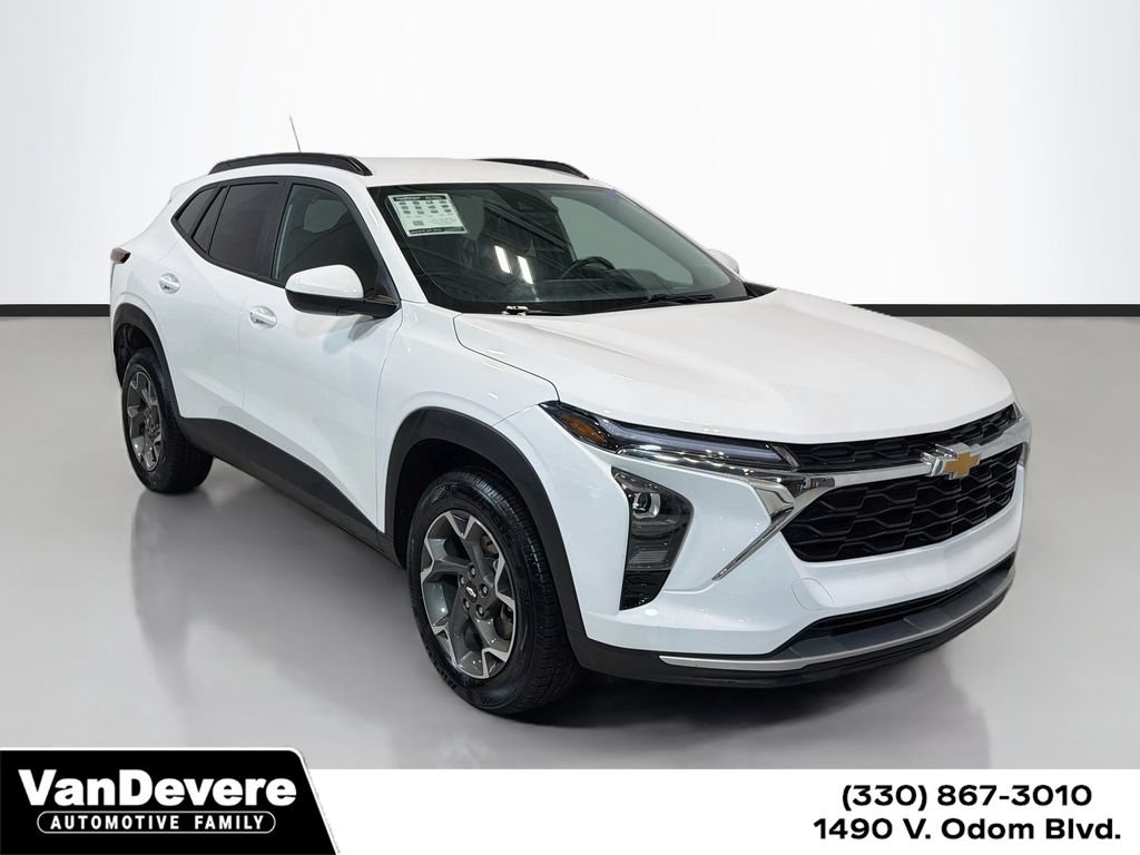 Used 2025 Chevrolet Trax LT w/ Driver Confidence Package