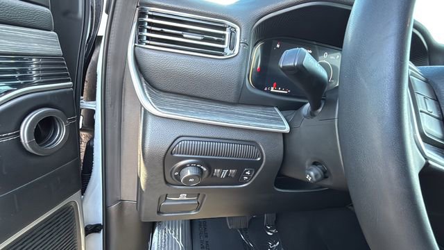 Used 2024 Jeep Wagoneer Series II w/ Flexible Seating Group image 21