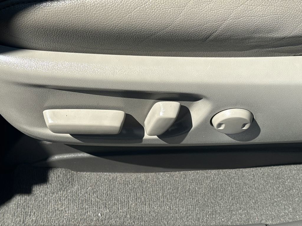 Used 2020 Toyota Sienna XLE w/ XLE Navigation Package AWD/4WD image 53