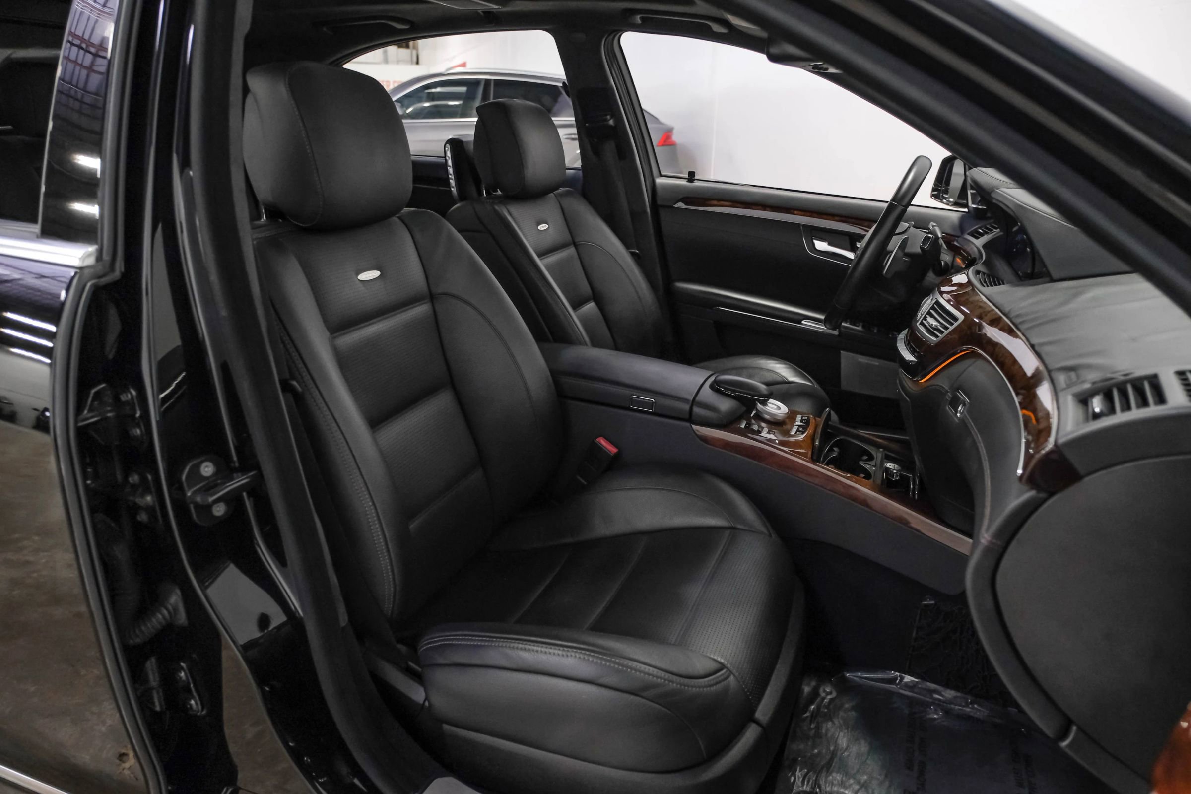 Used 2011 Mercedes-Benz S 63 AMG image 28