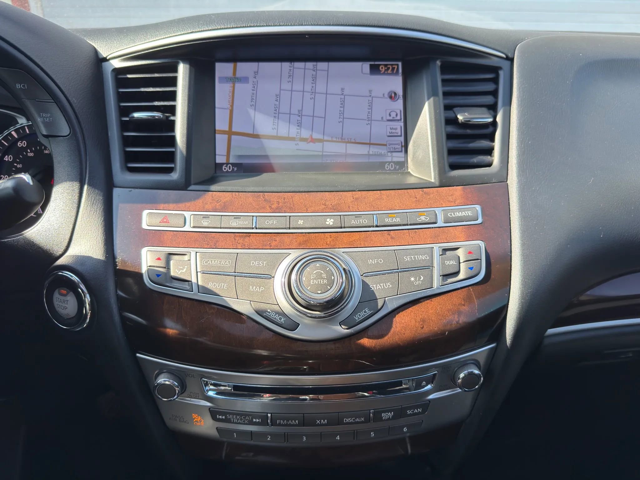 Used 2014 INFINITI QX60 Luxe w/ Deluxe Touring Package AWD/4WD image 28