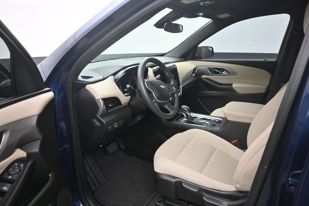 Used 2023 Chevrolet Traverse LS FWD image 10