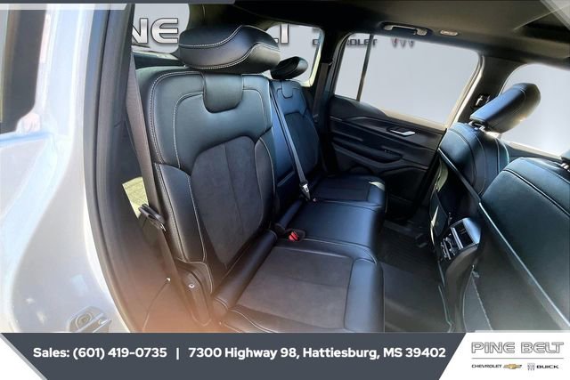 Used 2024 Jeep Grand Cherokee Altitude image 20