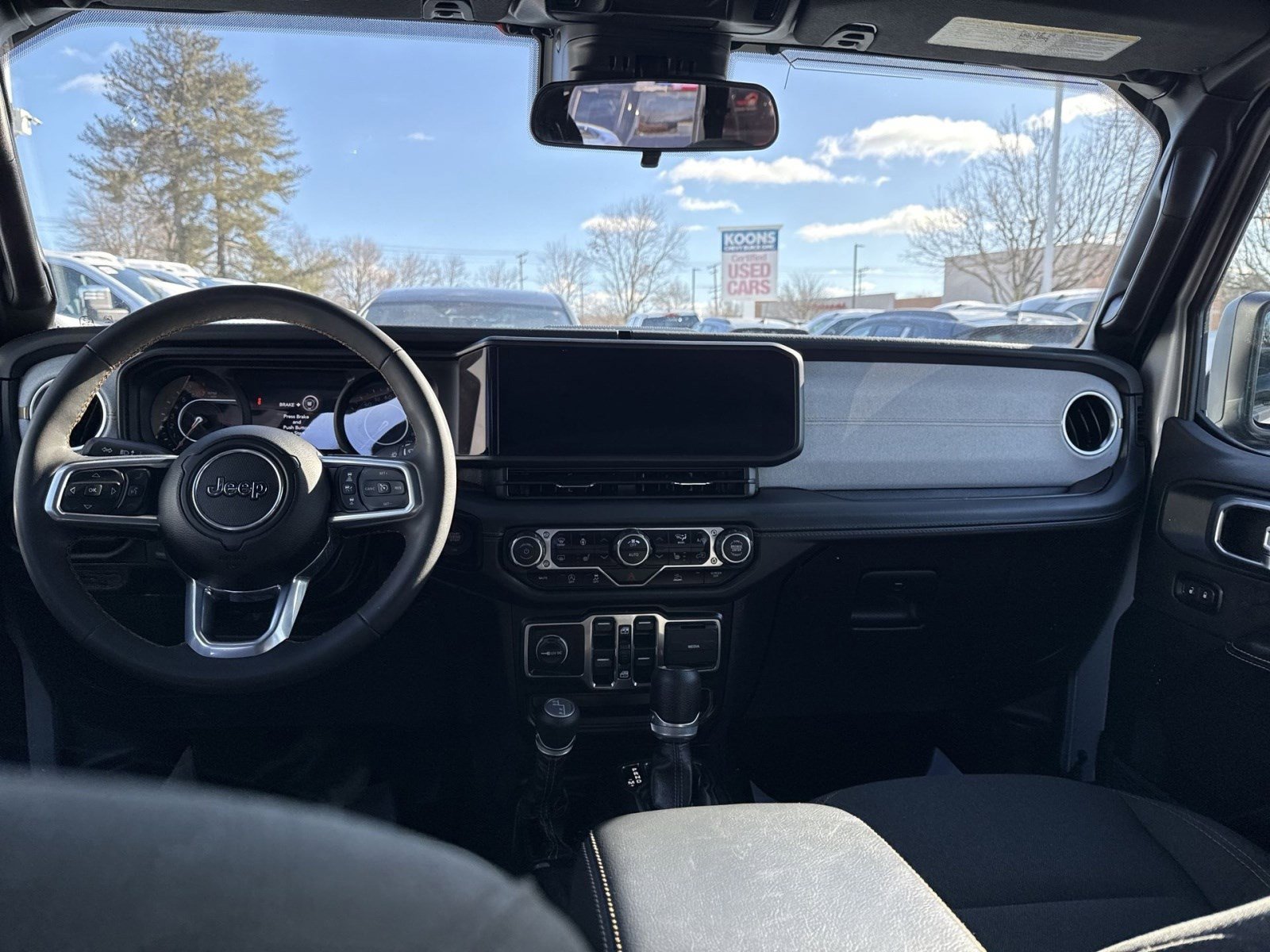 Used 2024 Jeep Wrangler Sahara image 22