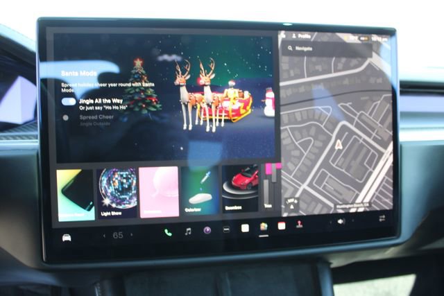 Used 2023 Tesla Model X Plaid image 25