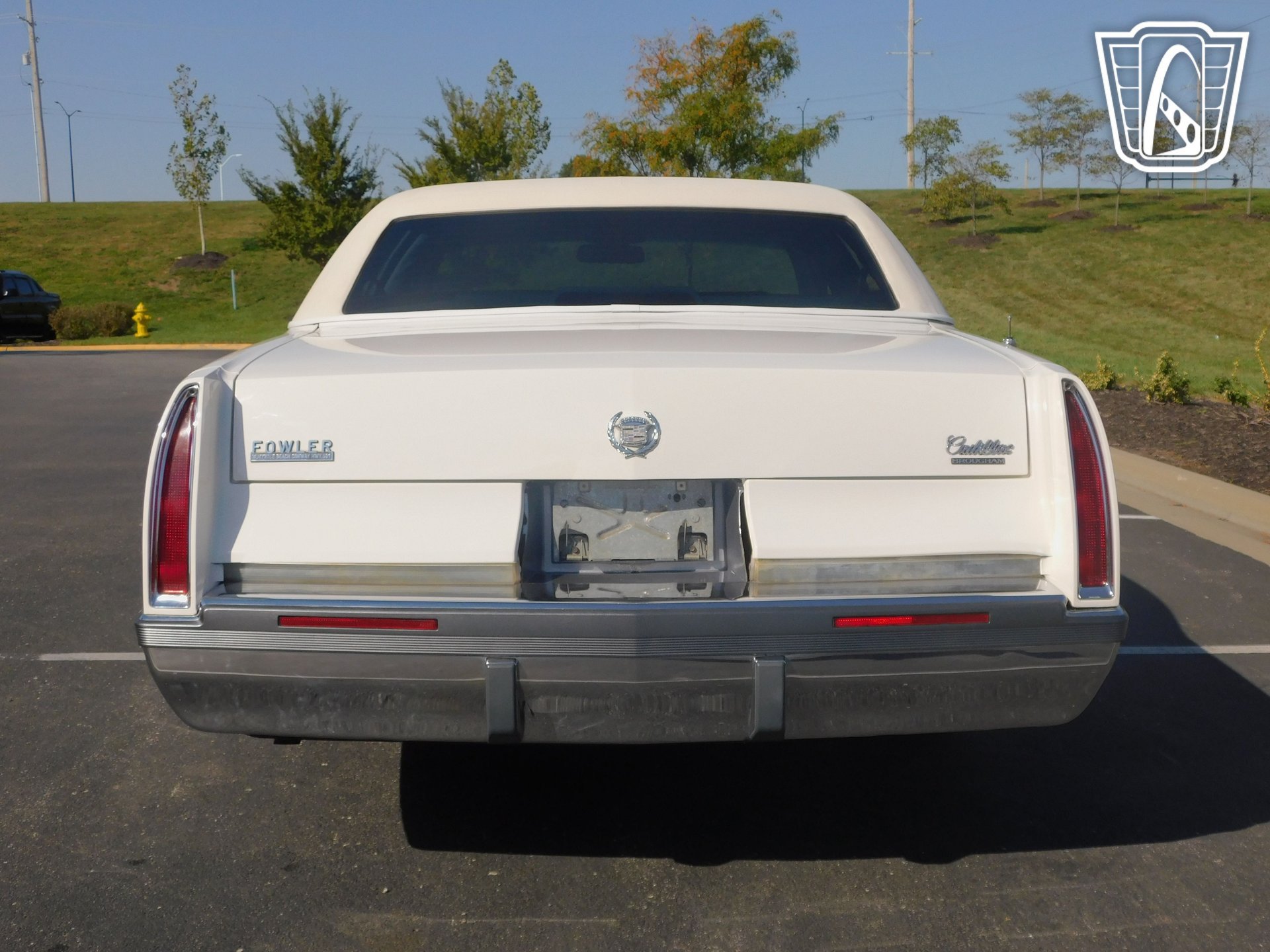 Used 1995 Cadillac Fleetwood Brougham RWD image 4