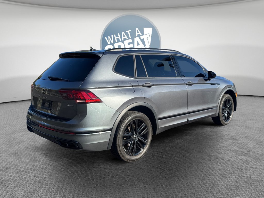 Used 2022 Volkswagen Tiguan SE R-Line AWD/4WD image 3