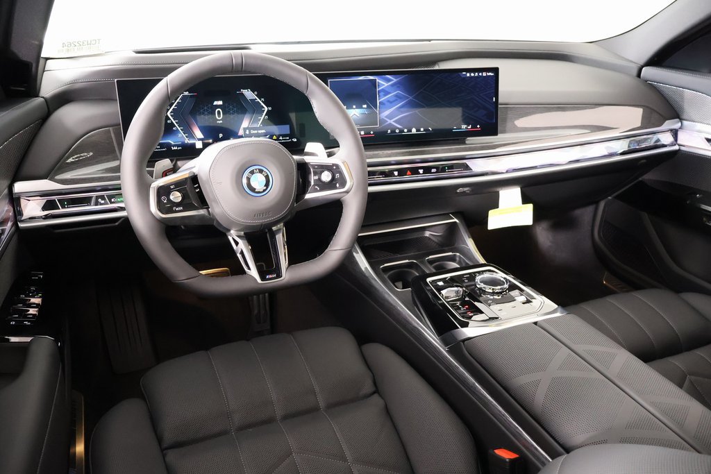 New 2026 BMW 750e xDrive AWD/4WD image 2