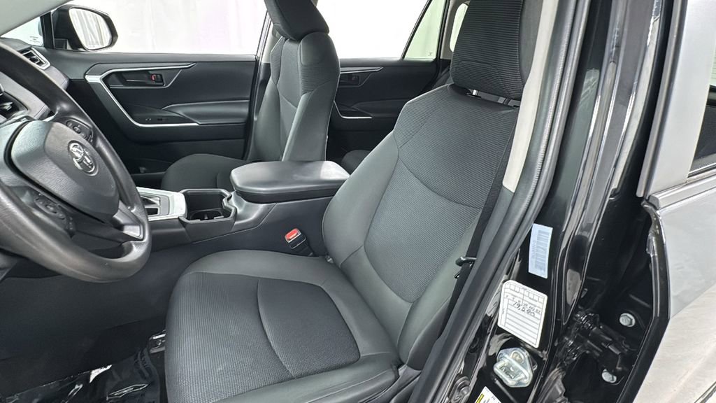 Used 2024 Toyota RAV4 LE image 10
