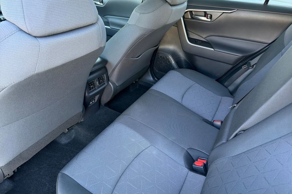 Used 2024 Toyota RAV4 XLE w/ Convenience Package image 12
