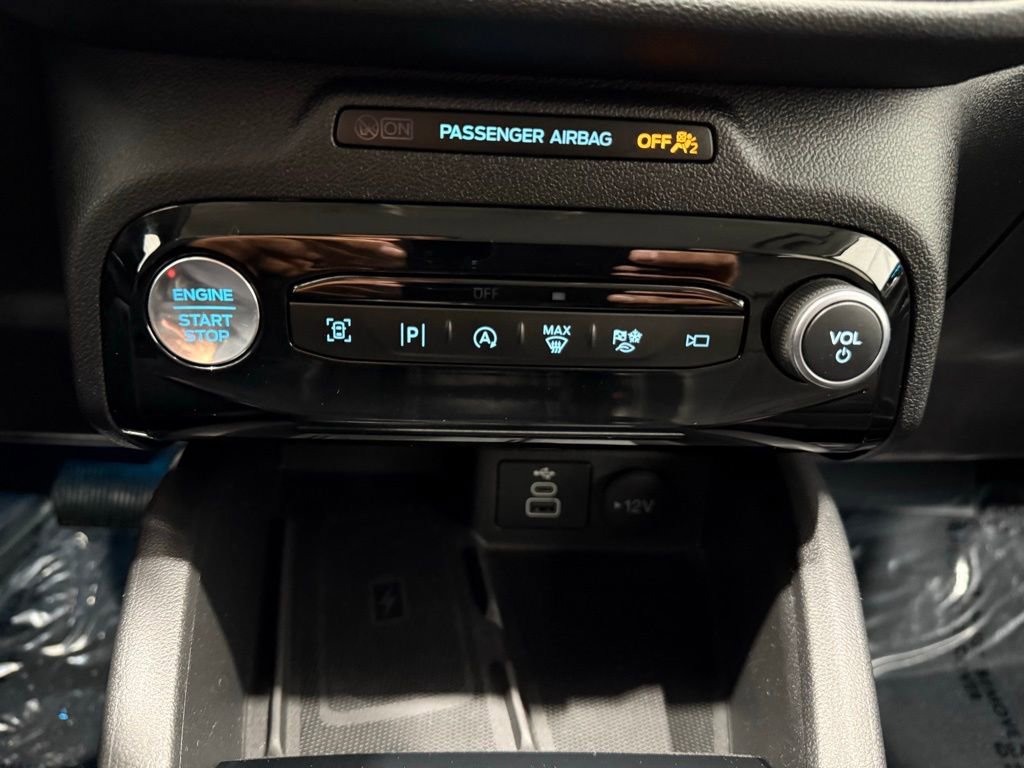 Used 2024 Ford Escape Platinum AWD/4WD image 38