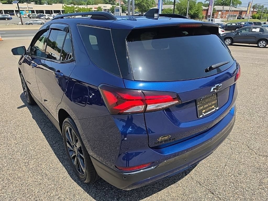 Used 2023 Chevrolet Equinox RS AWD/4WD image 5