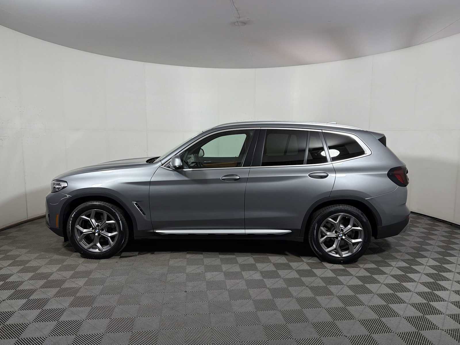 Certified 2024 BMW X3 xDrive30i w/ Premium Package image 4