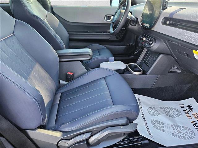 Used 2025 MINI Cooper 2-Door Hardtop image 19