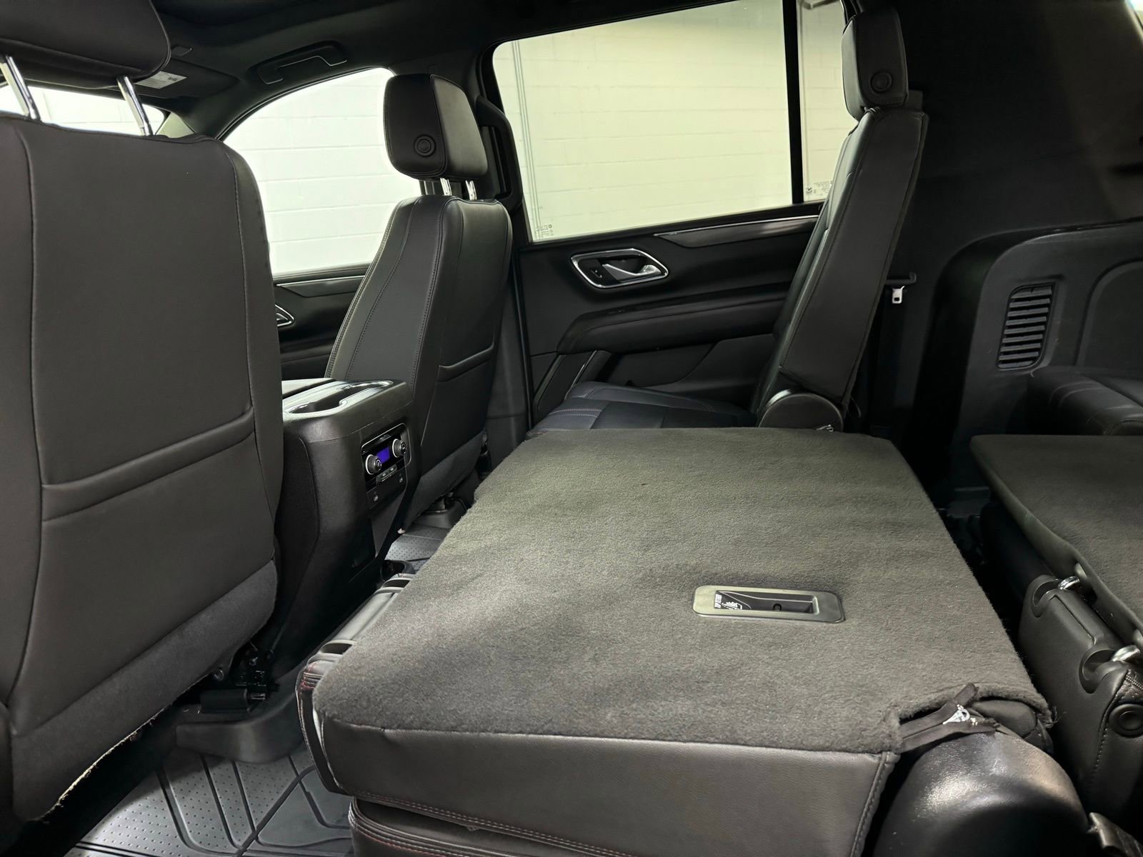 Used 2023 Chevrolet Suburban RST image 29