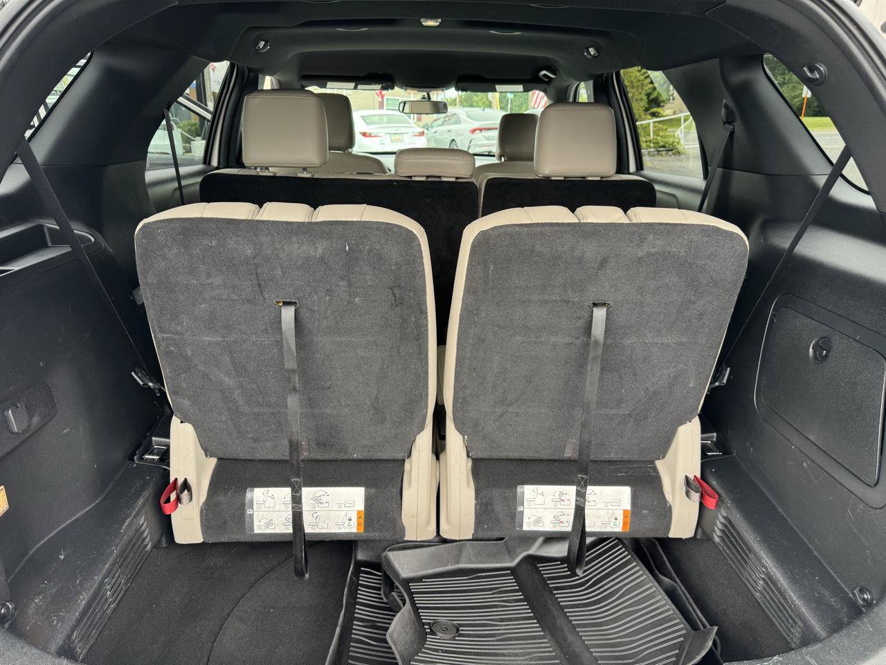 Used 2018 Ford Explorer XLT w/ Equipment Group 202A AWD/4WD image 23