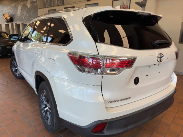 Used 2016 Toyota Highlander XLE image 6