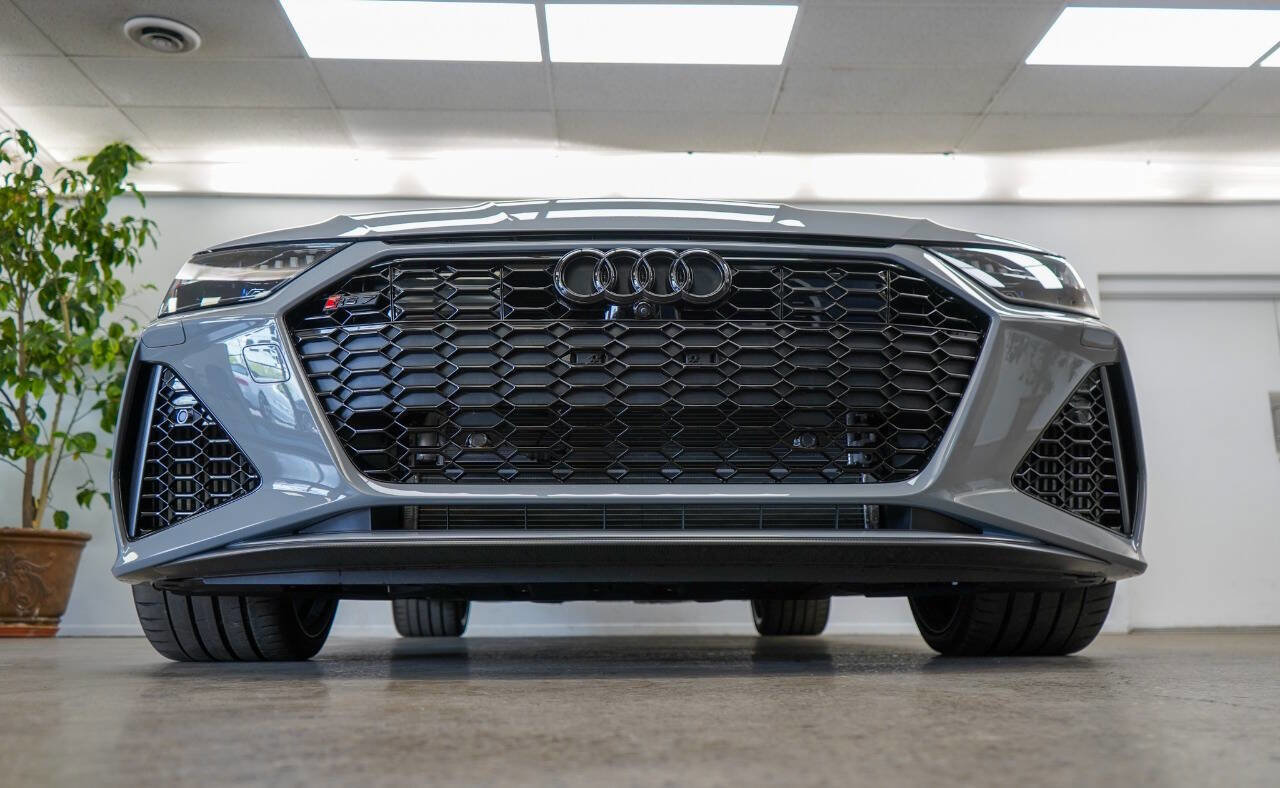 Used 2025 Audi RS 7 Performance AWD/4WD image 24