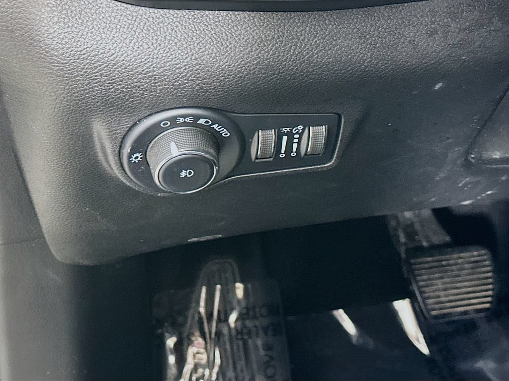 Used 2023 Jeep Compass Limited AWD/4WD image 17