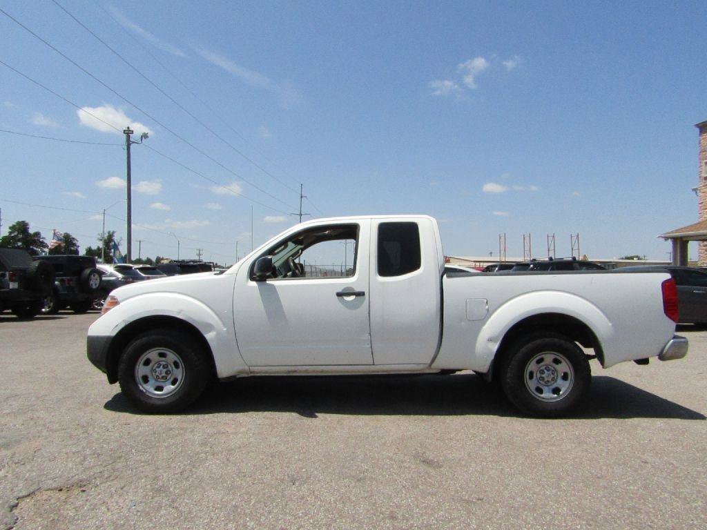 Used 2015 Nissan Frontier S RWD image 22