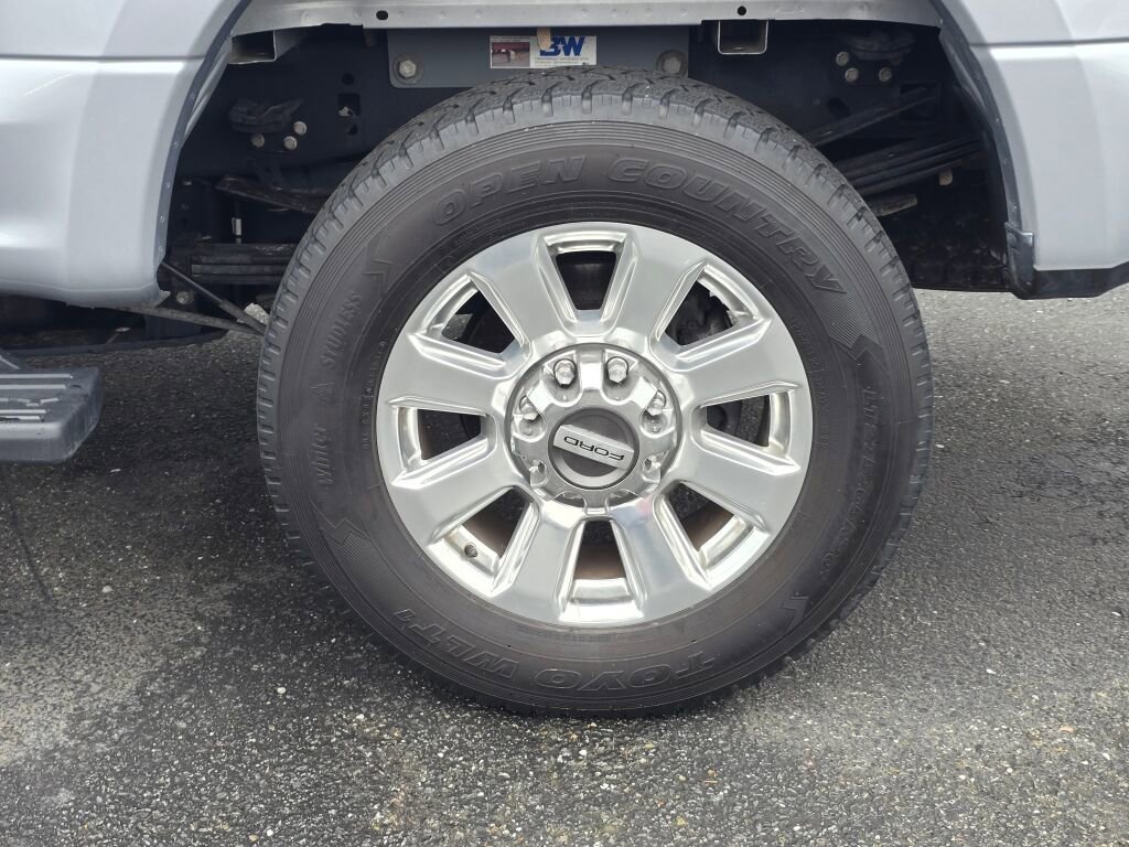 Used 2022 Ford F350 Lariat w/ Lariat Ultimate Package image 11