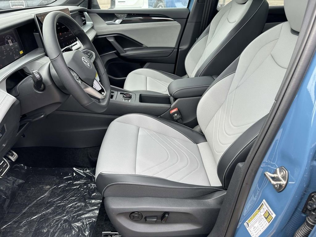 New 2026 Volkswagen Tiguan SE R-Line AWD/4WD image 14