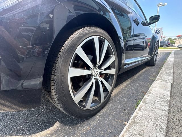Used 2013 Volkswagen Beetle 2.0T FWD image 23