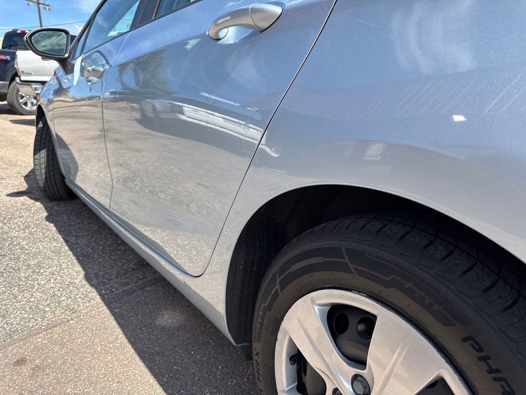 Used 2017 Chevrolet Cruze LS FWD image 43