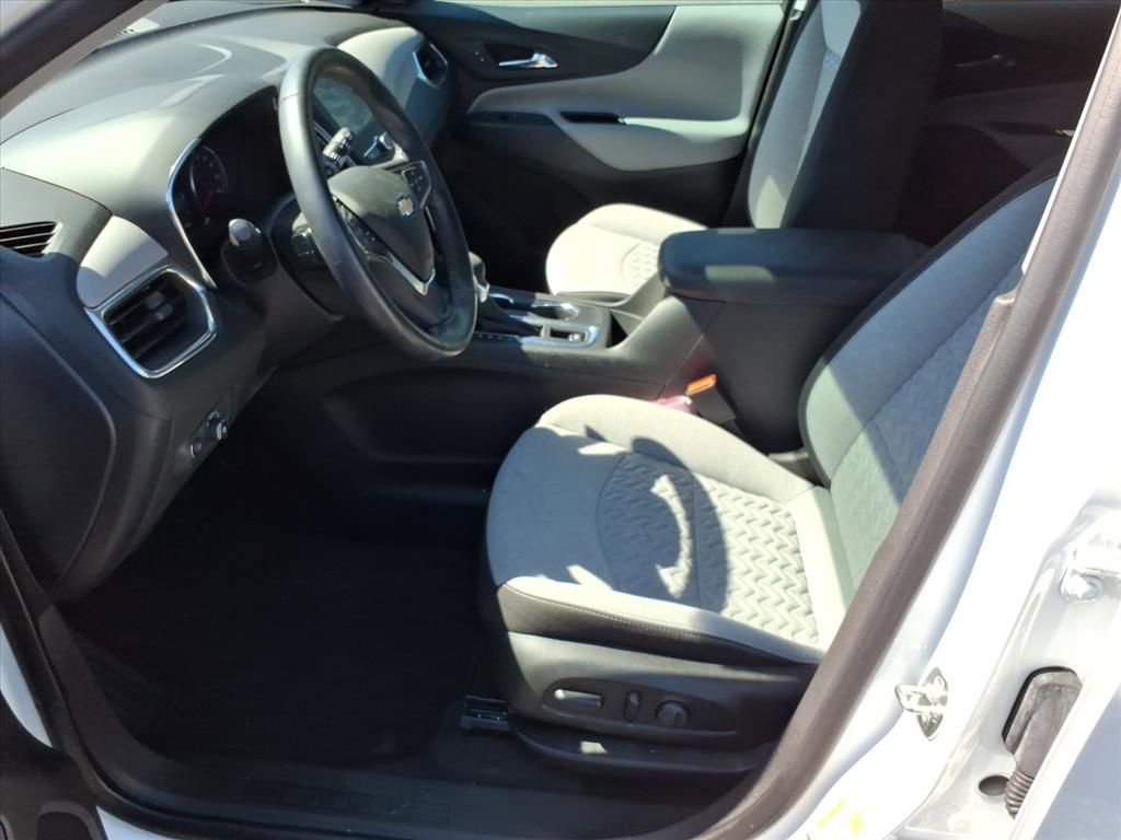 Used 2023 Chevrolet Equinox LT w/ Driver Convenience Package image 5