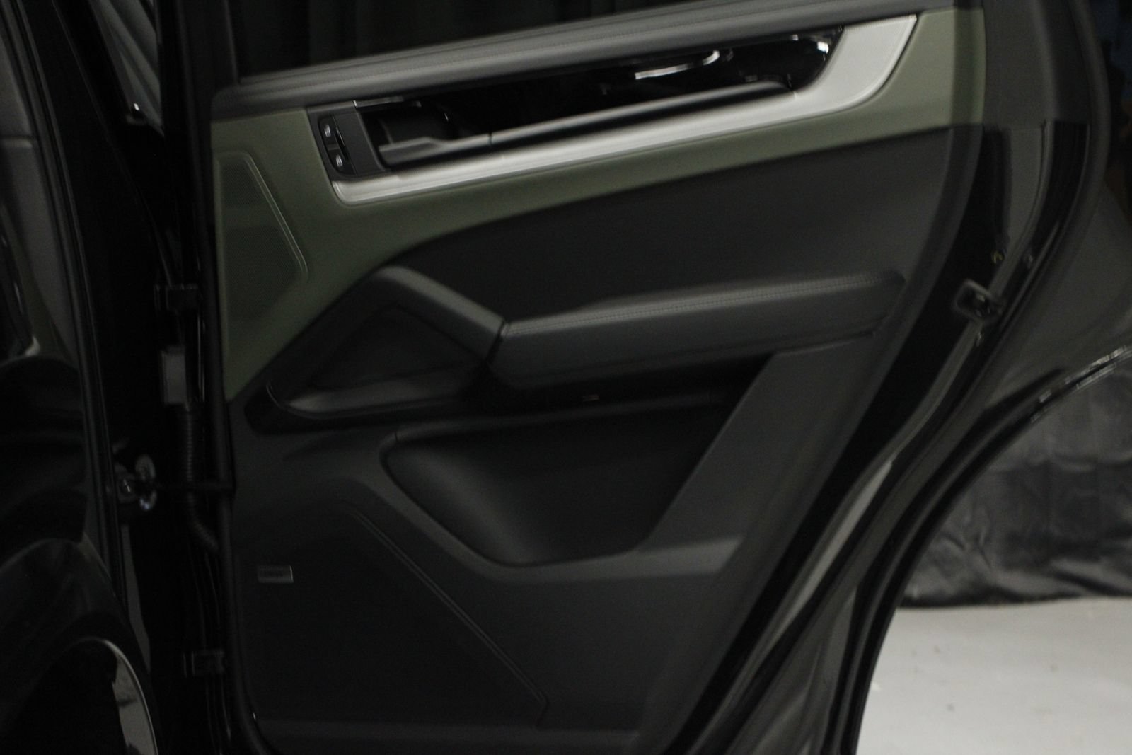 New 2026 Porsche Cayenne Coupe AWD/4WD image 19