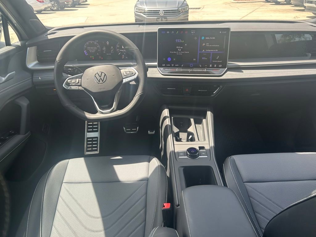 New 2026 Volkswagen Tiguan SE R-Line FWD image 9
