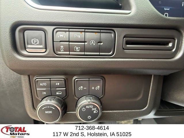 Certified 2024 Chevrolet Suburban RST w/ Luxury Package AWD/4WD image 23