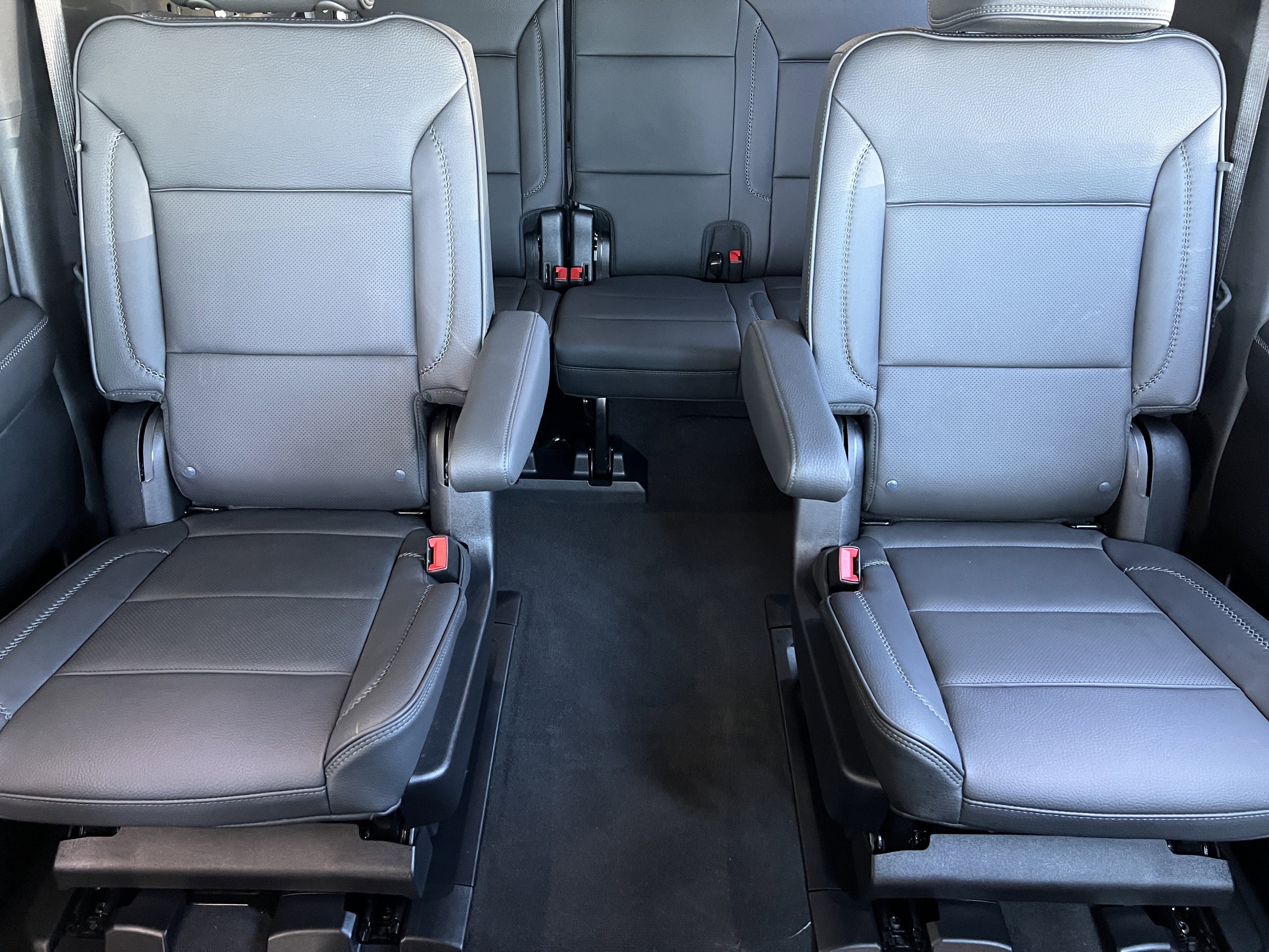 Used 2025 GMC Yukon XL Denali image 19