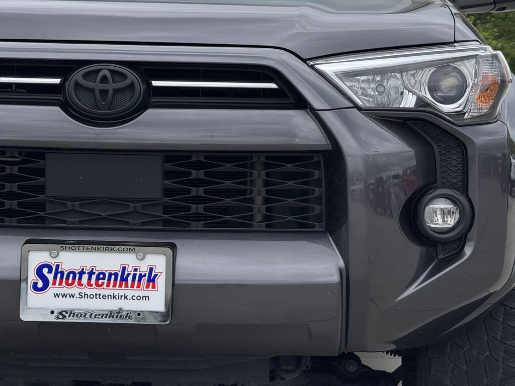 Used 2023 Toyota 4Runner SR5 Premium w/ Moonroof Package AWD/4WD image 7