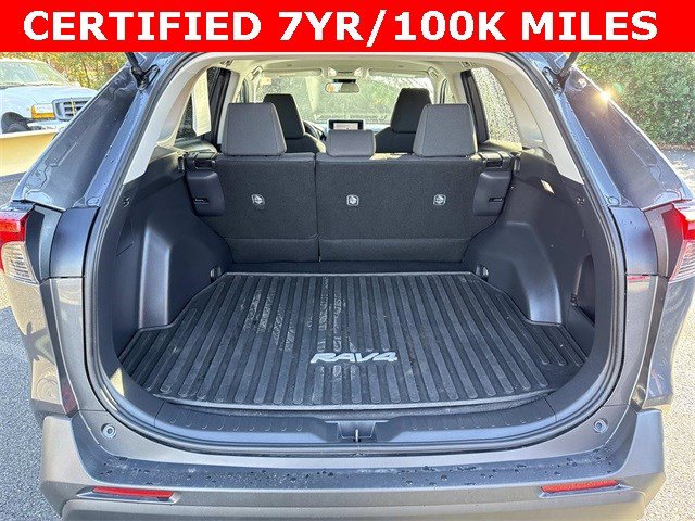 Used 2024 Toyota RAV4 LE image 12