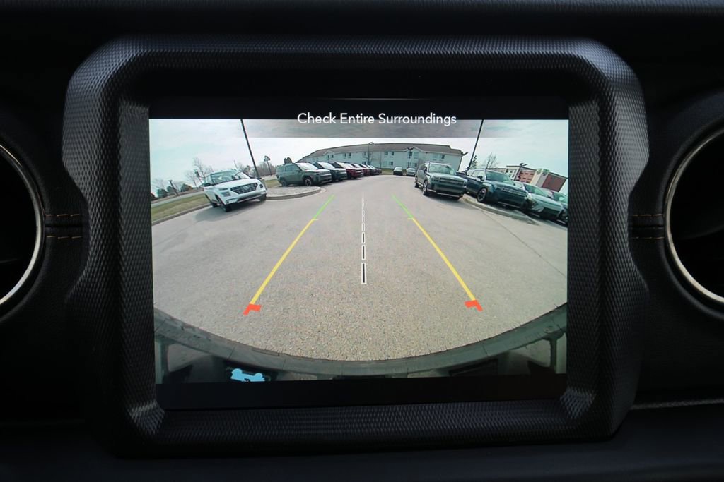 Used 2023 Jeep Wrangler Unlimited Sahara image 38